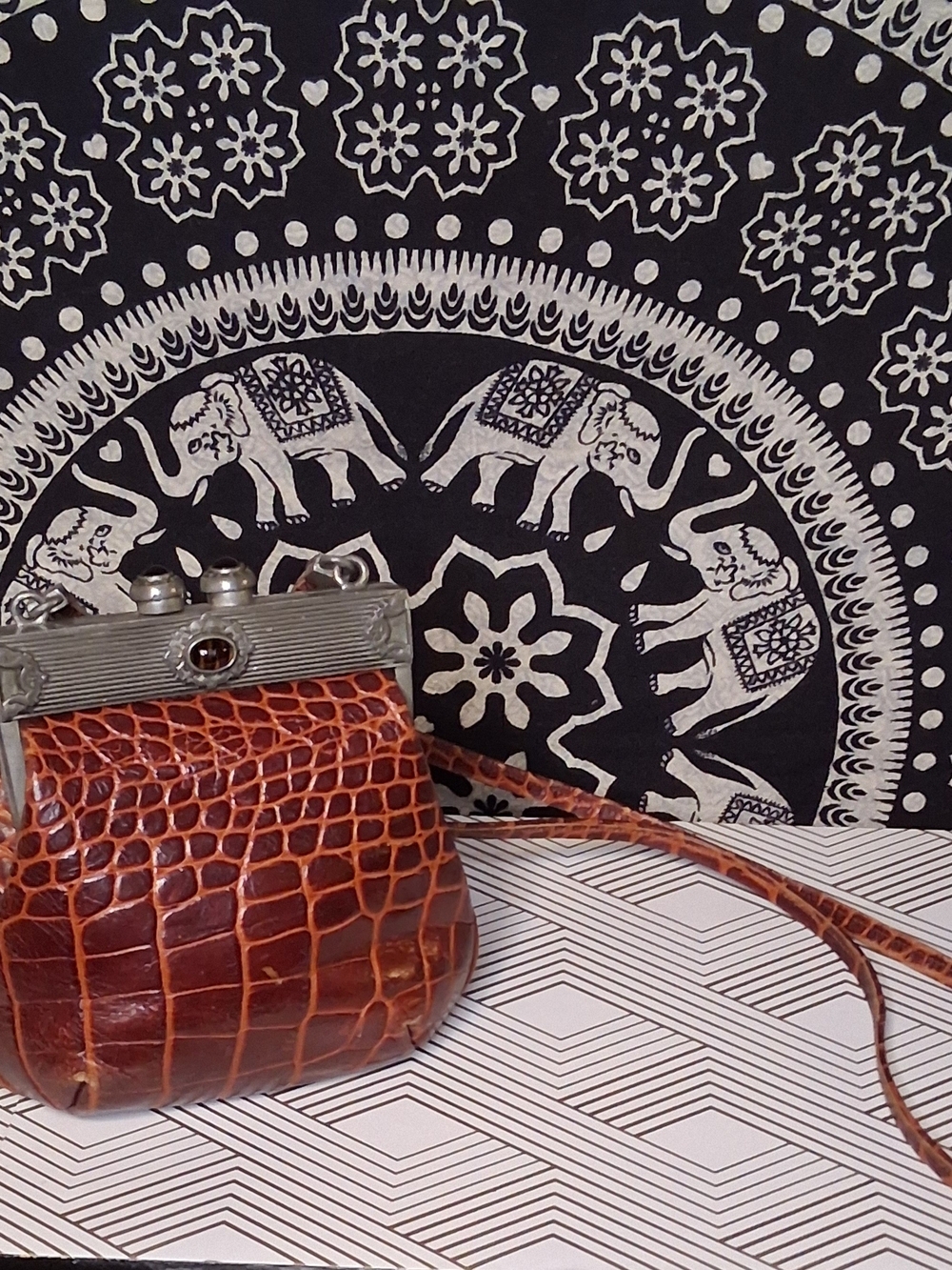 VTG 1970s James Culver Moulin Rouge Croc Embossed Leather Crossbody Frame Bag